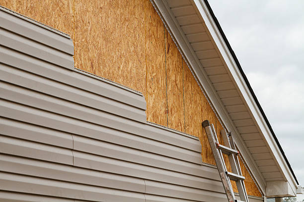 24/7 Emergency Vinyl Siding experts in Long Creek, IL